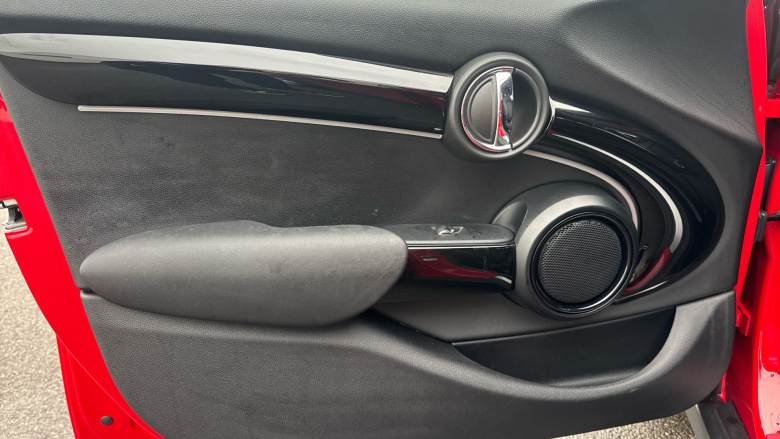 MINI Hatchback 1.5 Cooper Classic 5dr Auto Petrol Hatchback